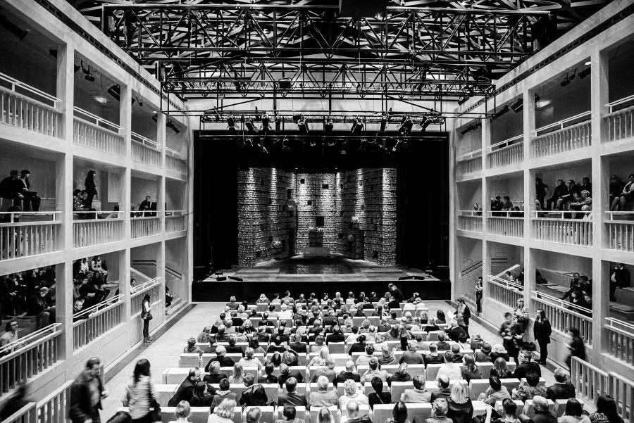 Shakespeaere_Theatre_bw